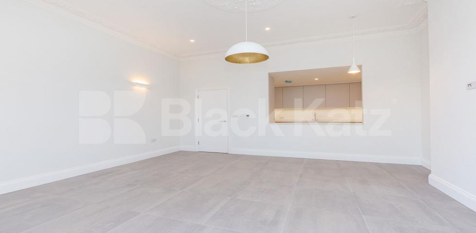 			STUNNING 2 BED 2 BATH!, 2 Bedroom, 2 bath, 1 reception Flat			 Hilldrop Road, TUFNELL PARK 